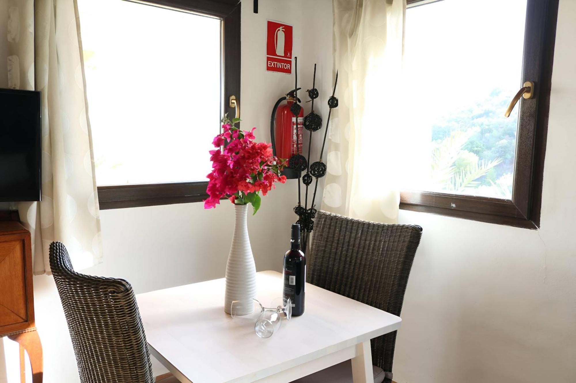 Private Detached Chalet With Own Jacuzzi Mi Dushi Tolox Eksteriør bilde